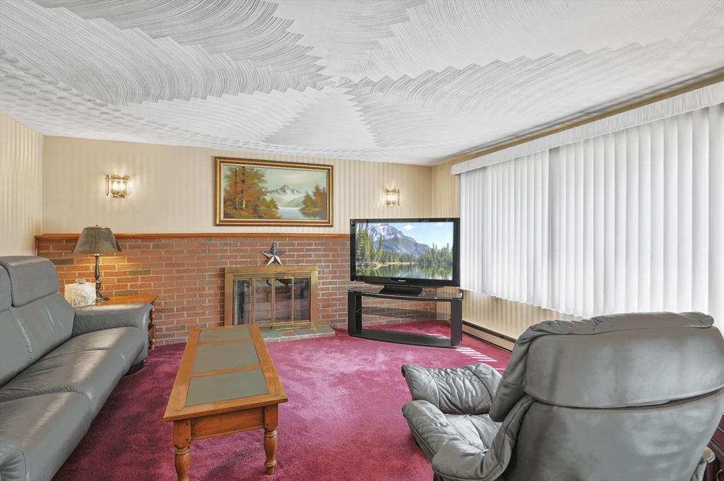 12 Wedgewood Lane