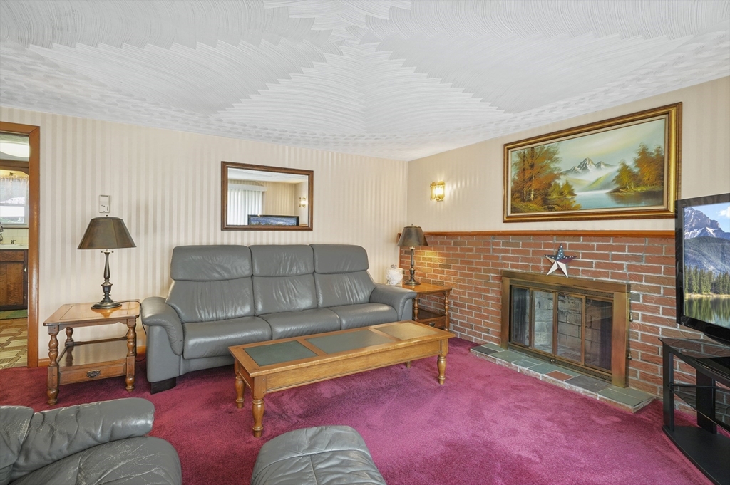 12 Wedgewood Lane