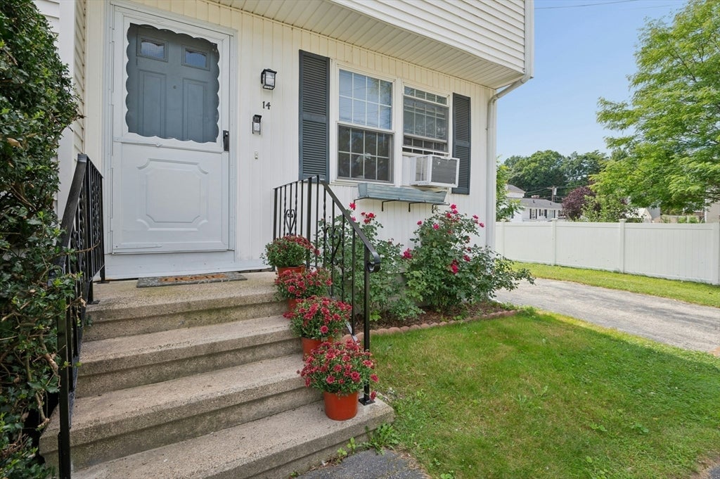 14 Phoenix St, Worcester, MA, 14 Phoenix St, Worcester, MA Photo #5