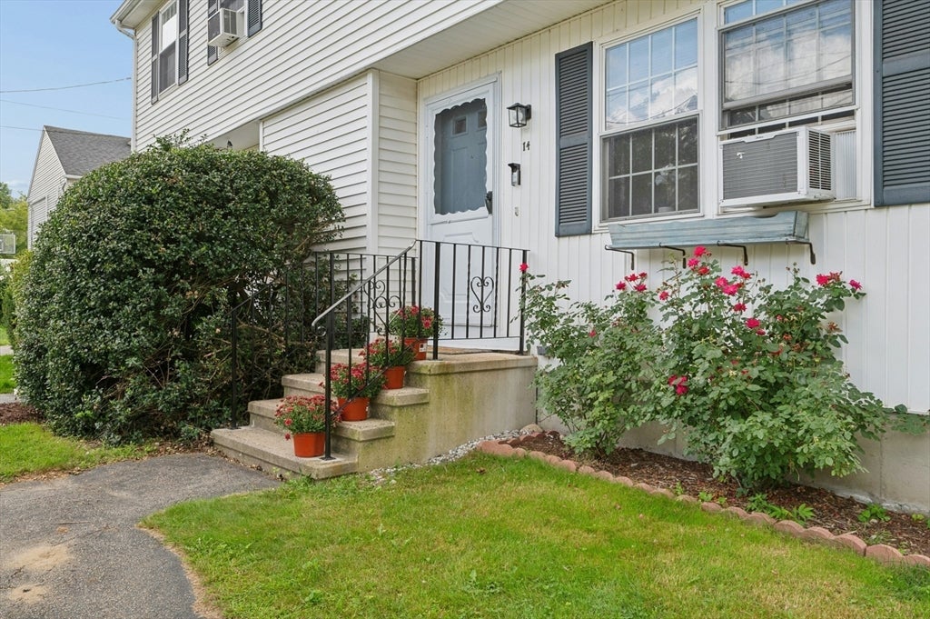 14 Phoenix St, Worcester, MA, 14 Phoenix St, Worcester, MA Photo #4