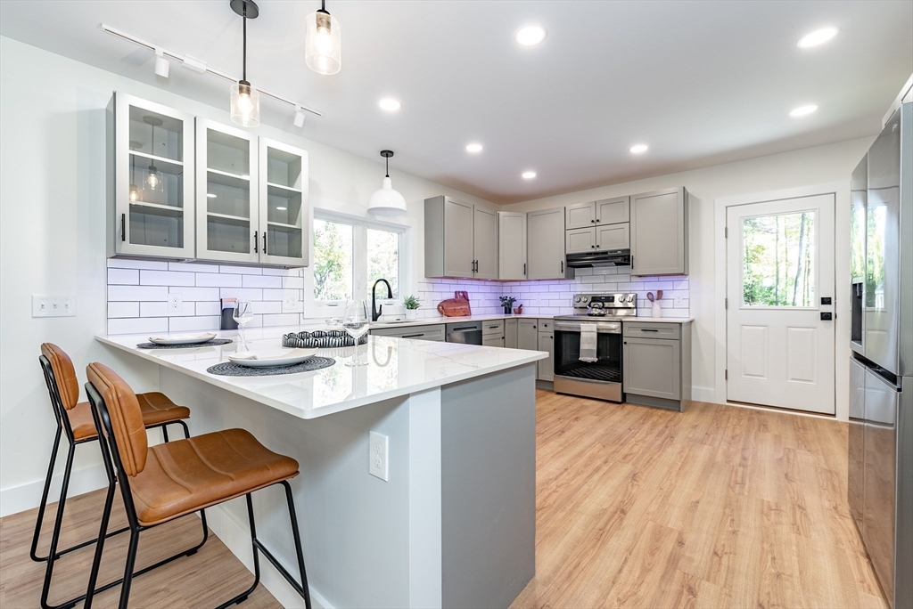 65 Lovefield St