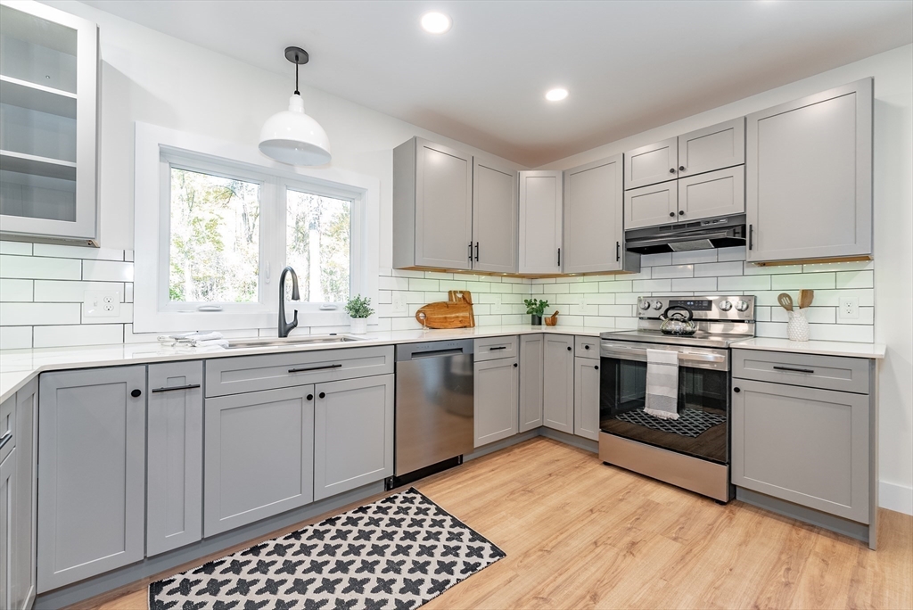 65 Lovefield St