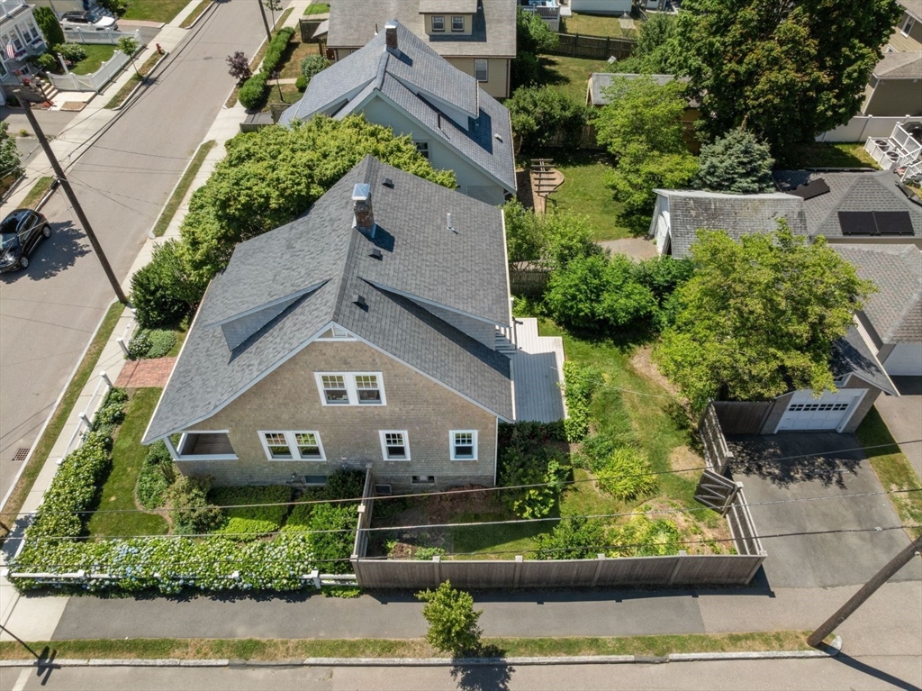 65 Narragansett Rd