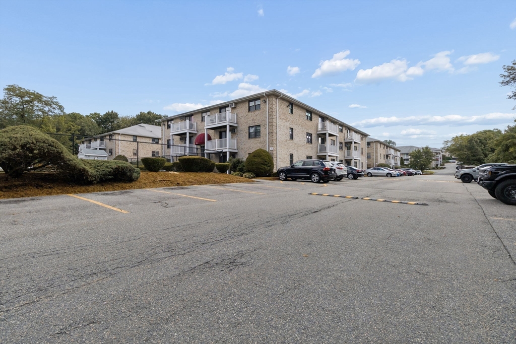 8 Kenmar Dr 60