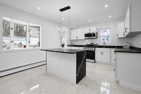 255 Oakland Ave Methuen MA 01844