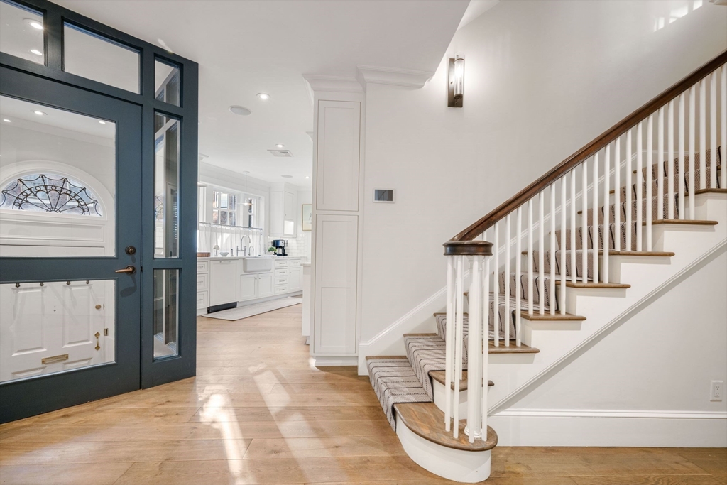 6 West Hill Place