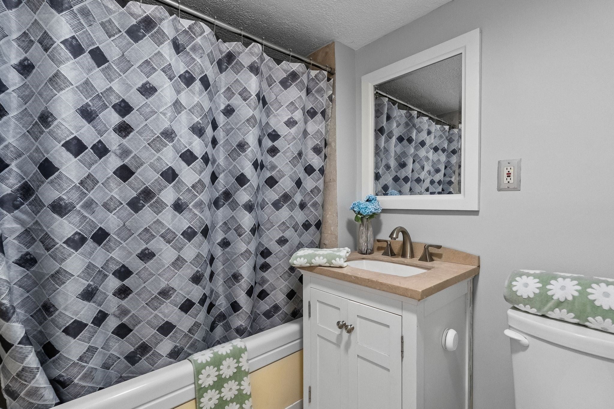 107 Glenellen RD, Boston, MA Photo #19