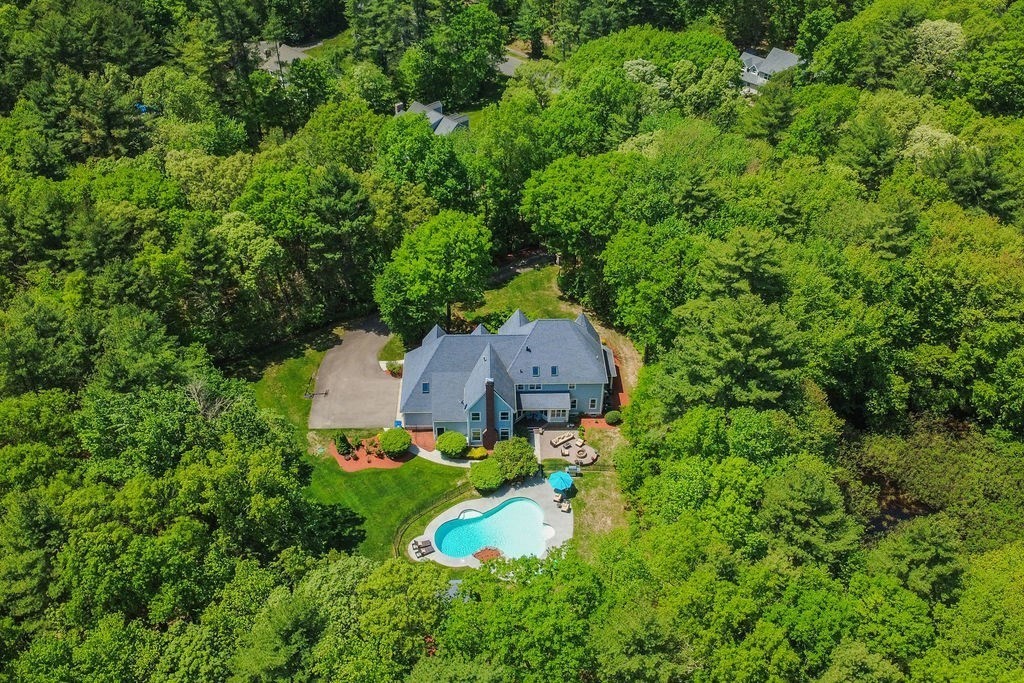 11 Windsor Dr