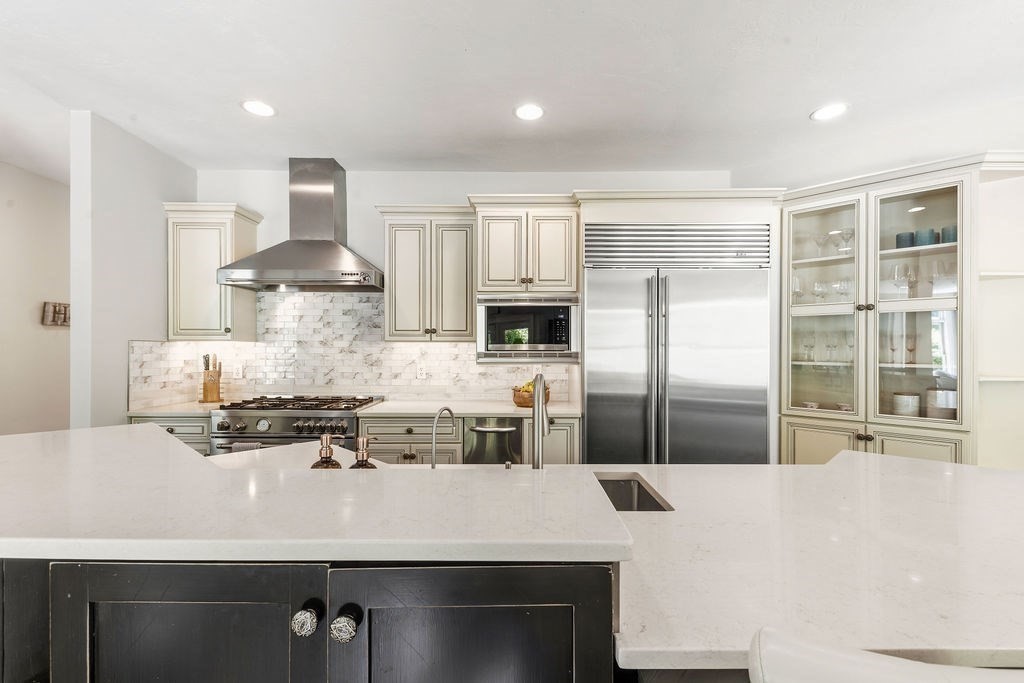 11 Windsor Dr