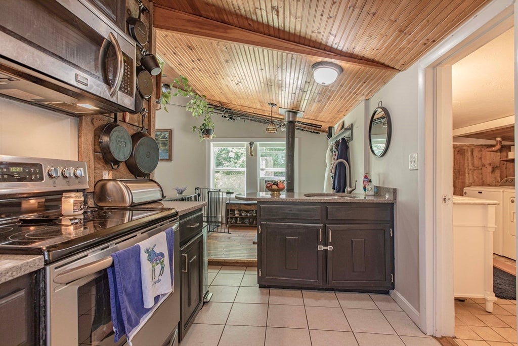 240 Maquan Street, Hanson, MA, 240 Maquan Street, Hanson, MA Photo #10