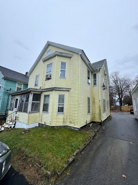 14 Pine St Taunton MA 02780