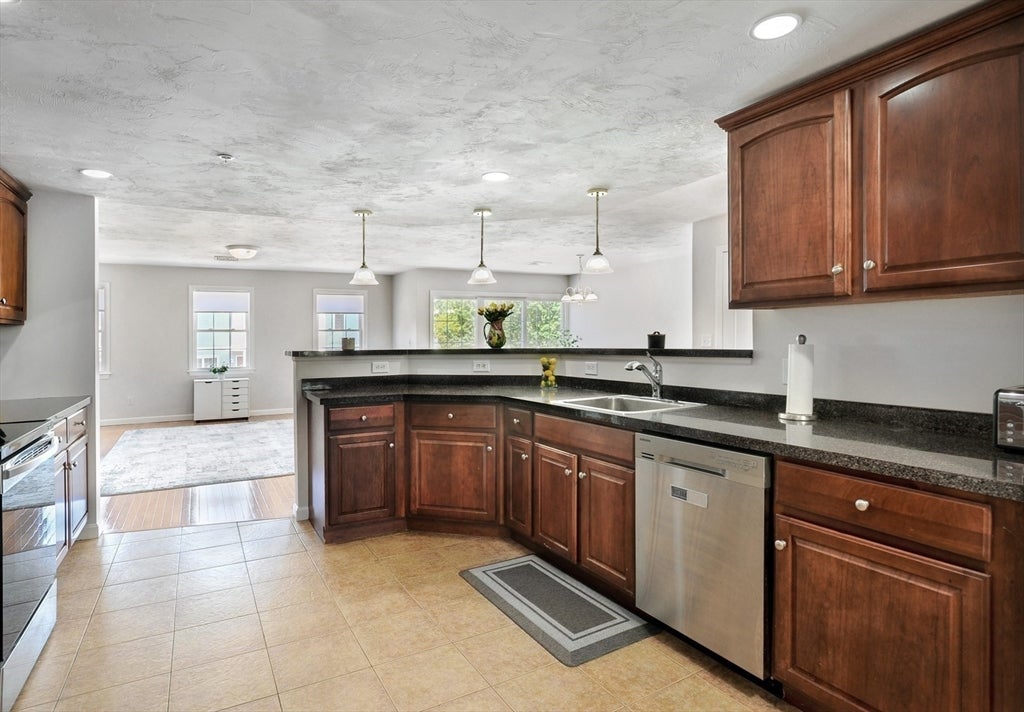 309 Hampton Way #309, Abington, MA Photo #6