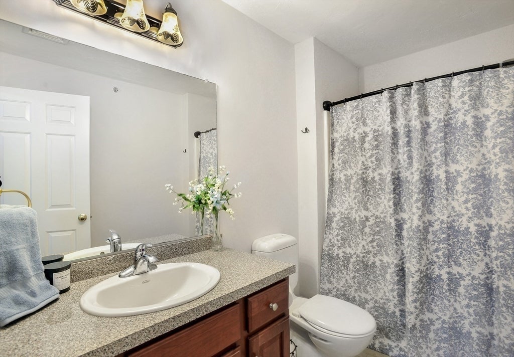 309 Hampton Way #309, Abington, MA Photo #17