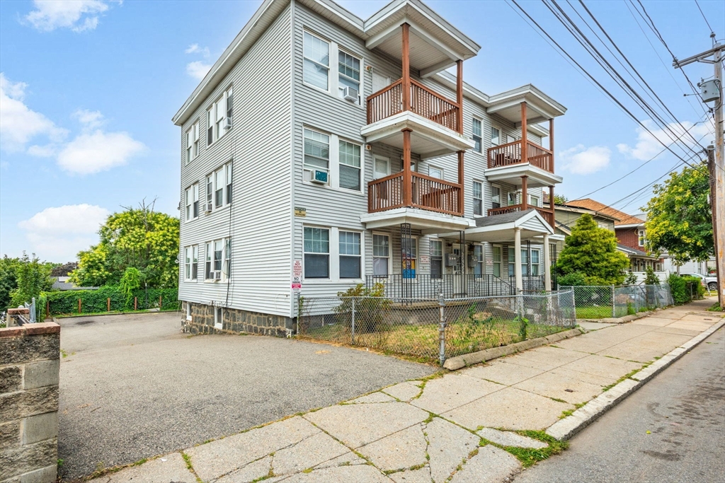 637 Walk Hill St