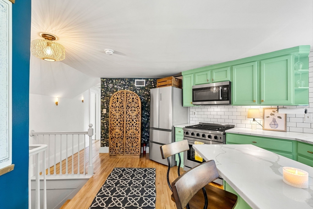 25 Barton St 3