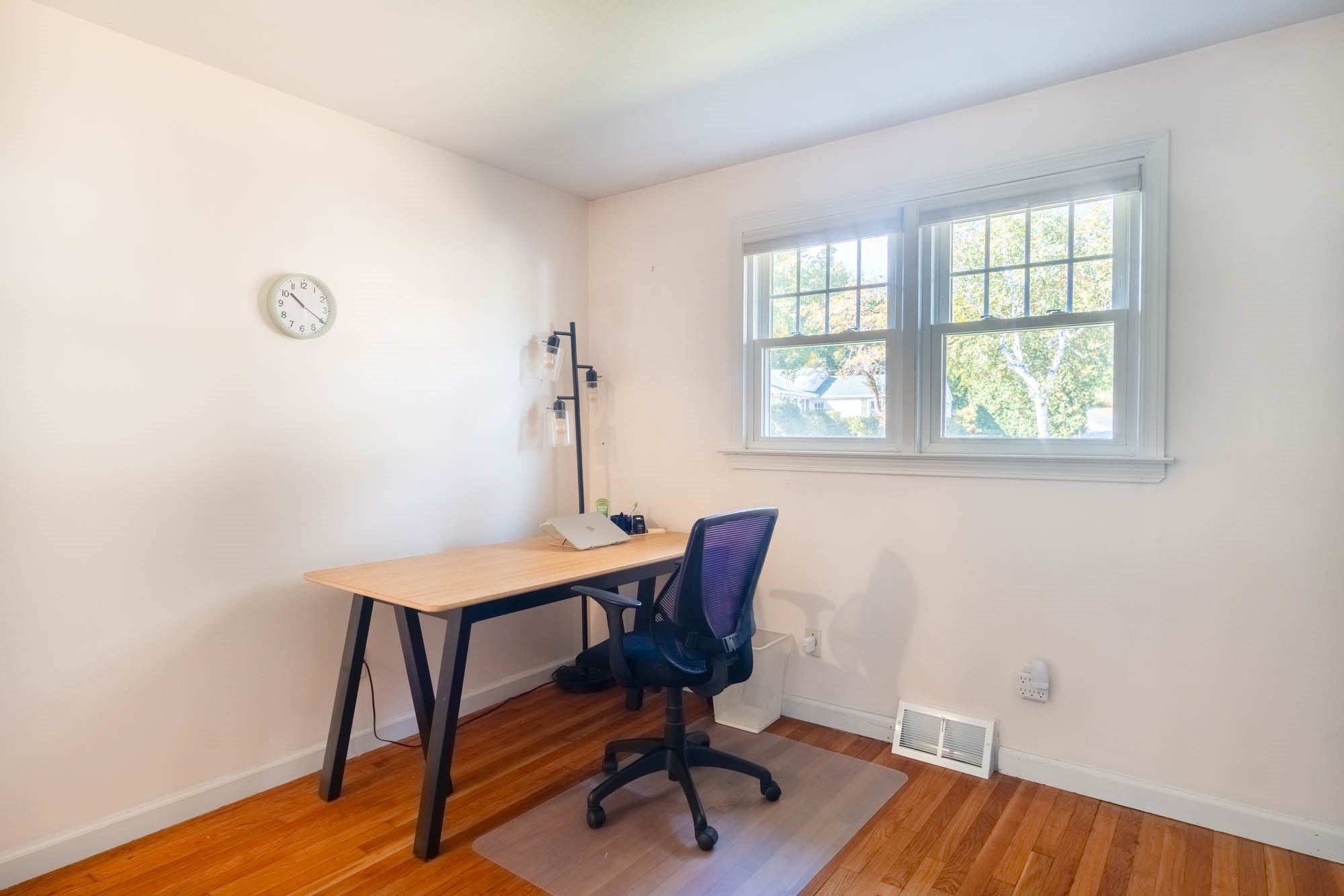 11 Hillview Rd, Holyoke, MA Photo #20