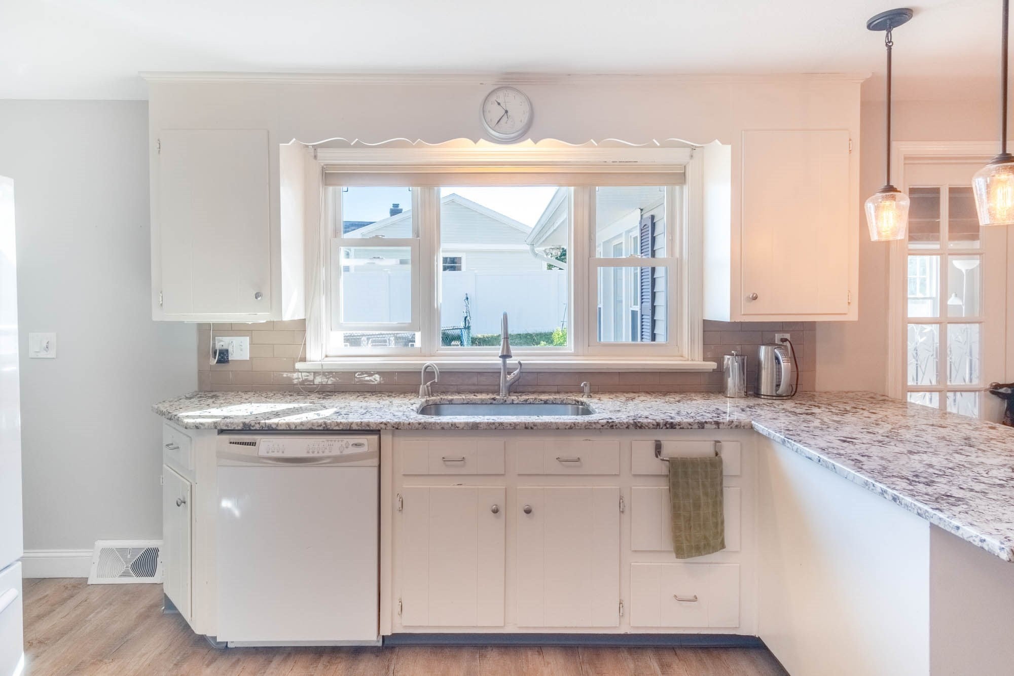 11 Hillview Rd, Holyoke, MA Photo #4