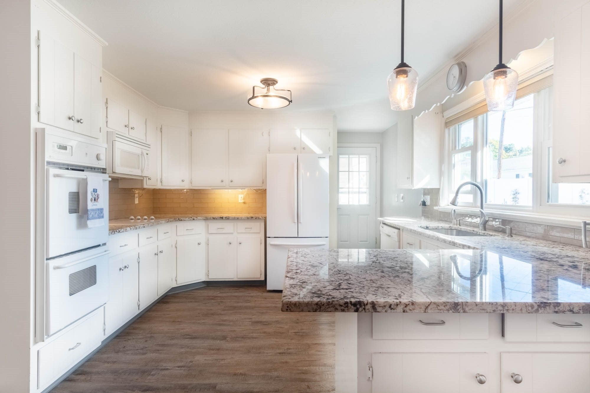11 Hillview Rd, Holyoke, MA Photo #2
