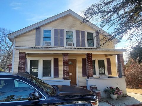 438 School St Stoughton MA 02072