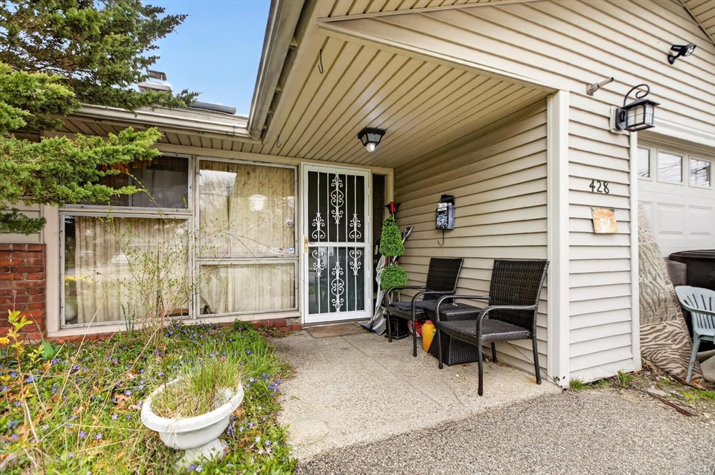 428 Hovenden Ave