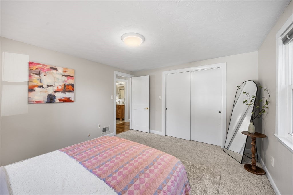 7 Puritan Rd, Danvers, MA Photo #17