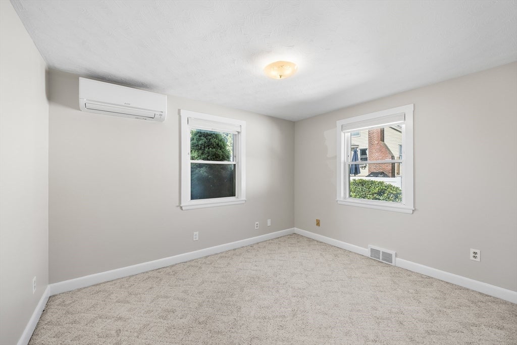 7 Puritan Rd, Danvers, MA Photo #18
