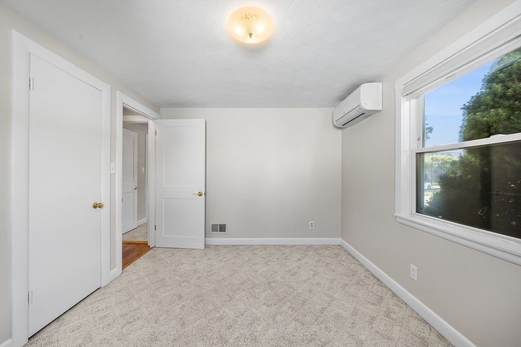 7 Puritan Rd, Danvers, MA Photo #19