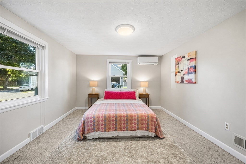 7 Puritan Rd, Danvers, MA Photo #16