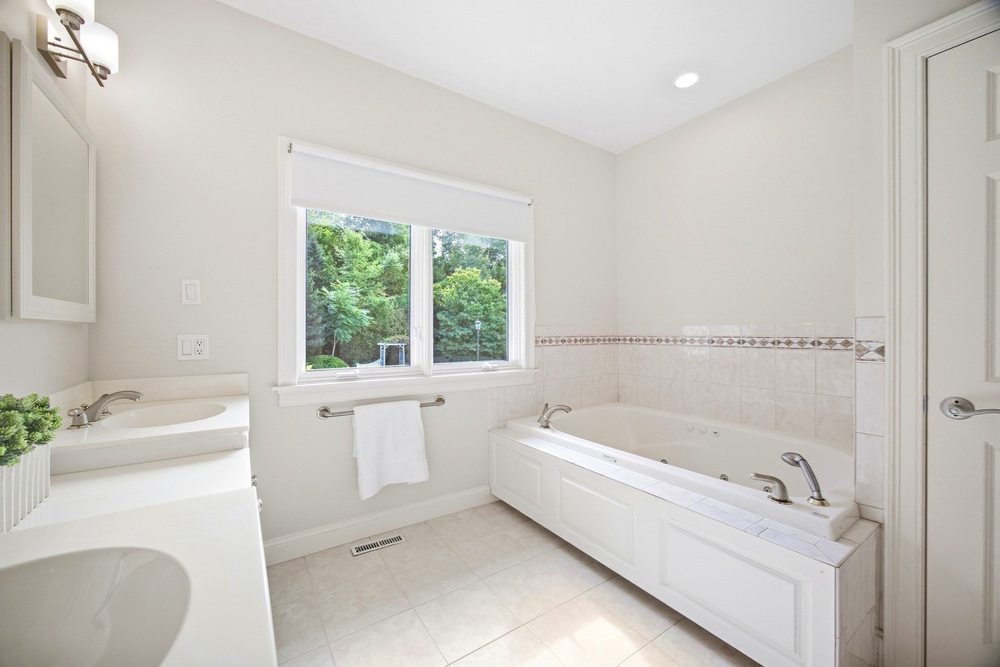 38 Deer Run Ter, East Longmeadow, MA, 38 Deer Run Ter, East Longmeadow, MA Photo #24
