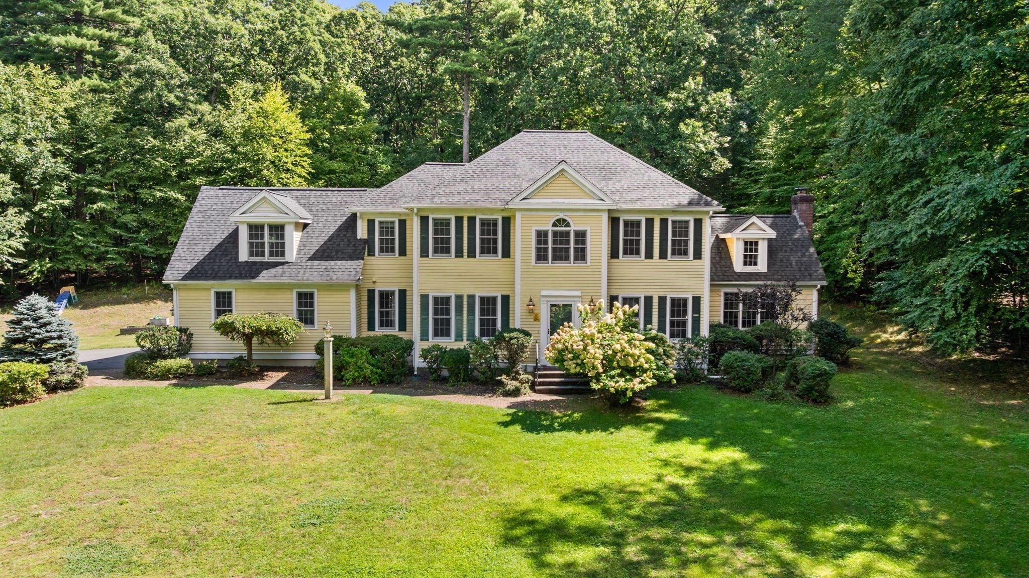 Photo of 101 Schoolhouse Ln, Boxborough, MA
