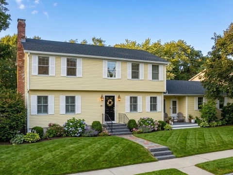 Photo of 1 Cricket Ln, Worcester, MA 01602 (MLS # 73577706)