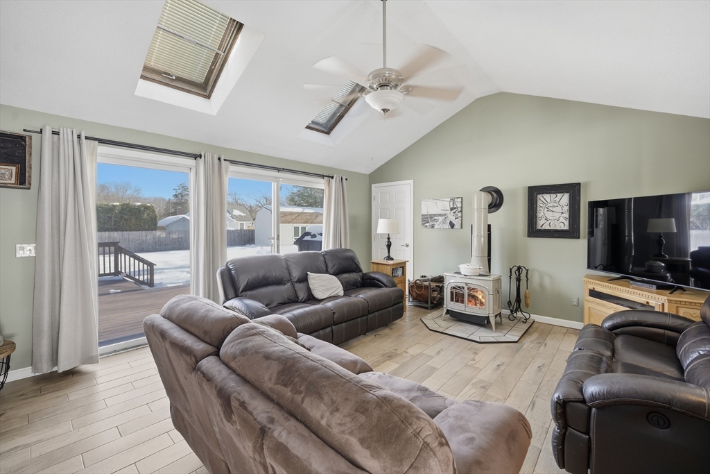 86 Oak Ln