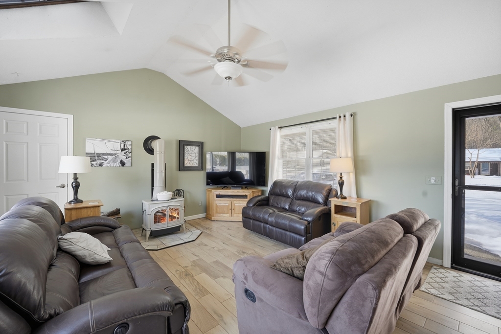 86 Oak Ln