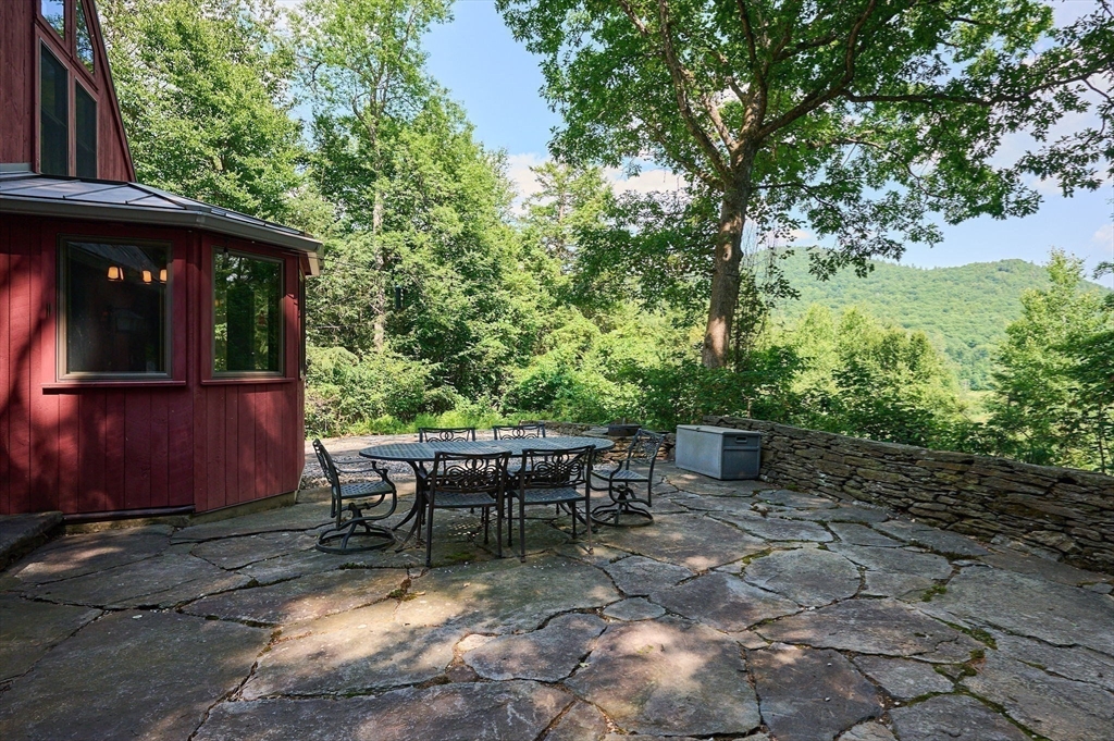 62 Schaefer Way