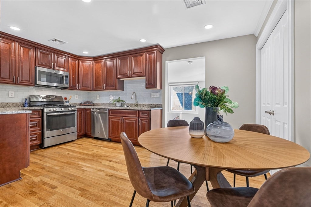 201 College Ave #3, Somerville, MA, 201 College Ave #3, Somerville, MA Photo #2