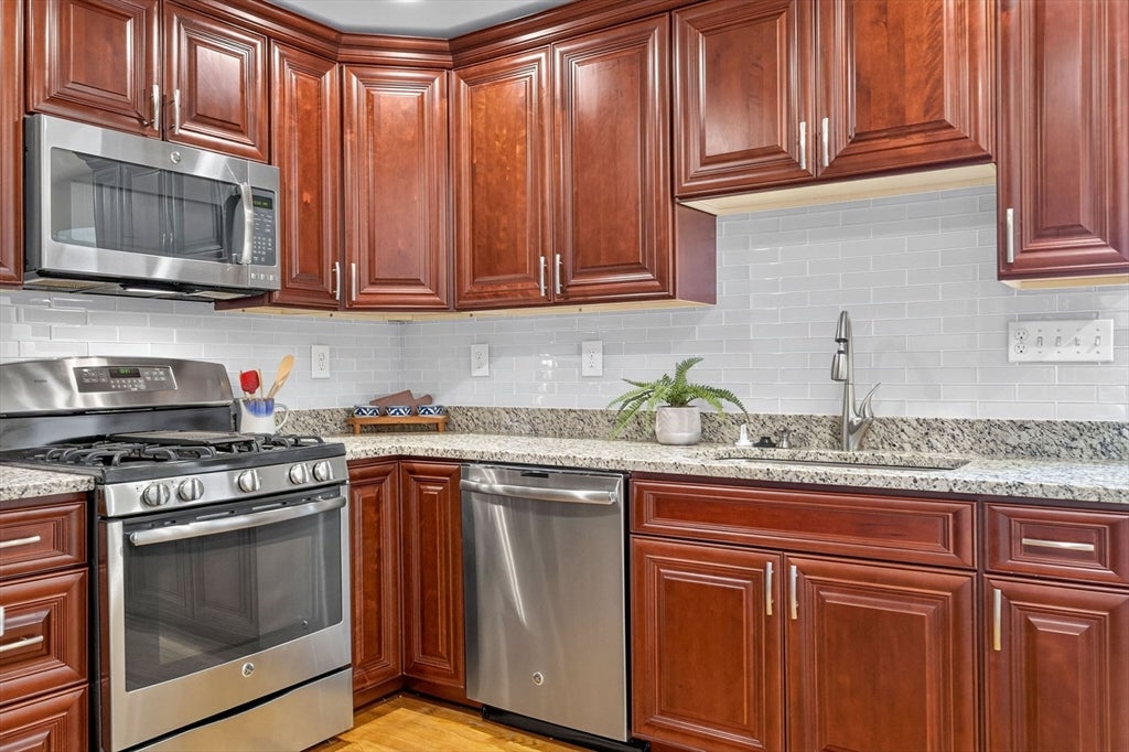 201 College Ave #3, Somerville, MA, 201 College Ave #3, Somerville, MA Photo #3