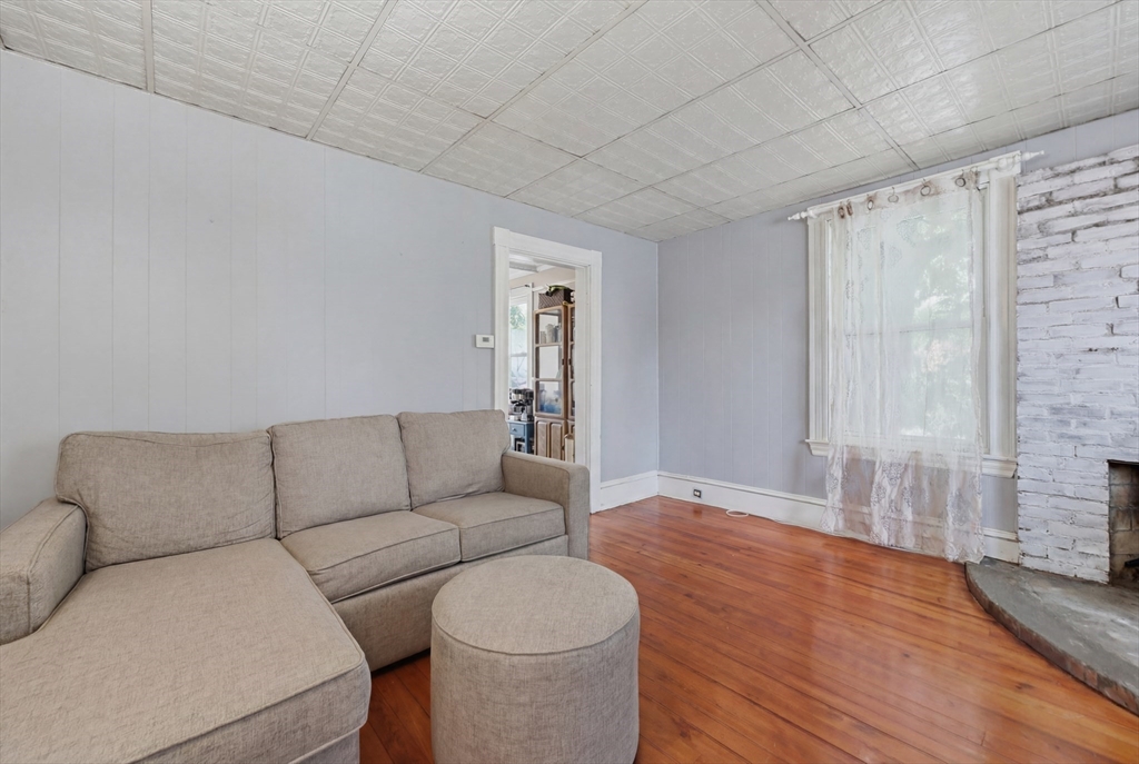 29 S Bow Street, Milford, MA Photo #7