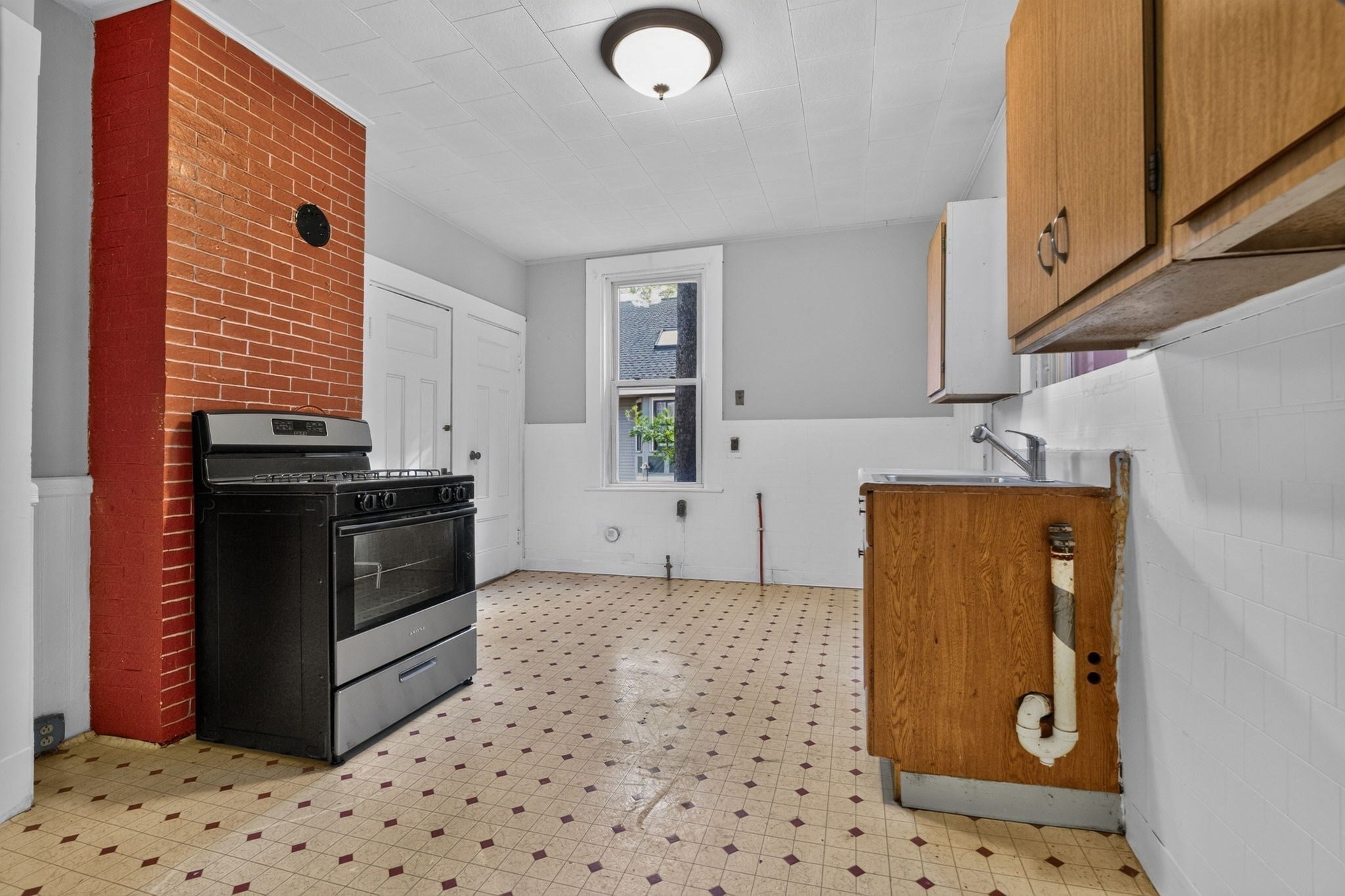 9 Newbern Street, Boston, MA Photo #11