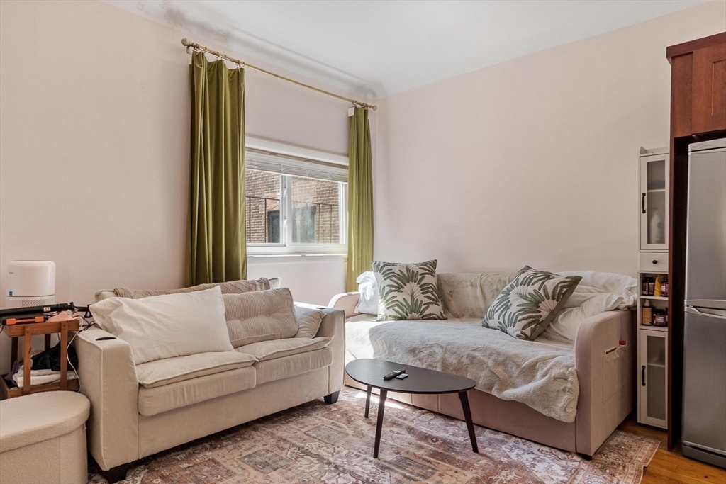 511 Beacon St 8