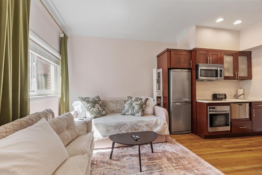 511 Beacon St 8
