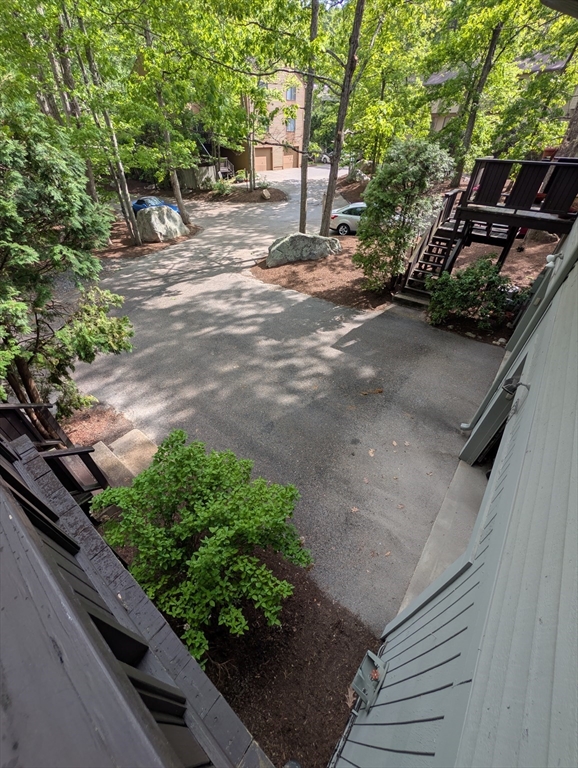 233 Meeting House Path 233