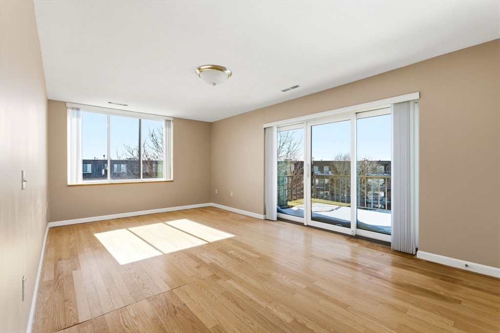 1006 Paradise Road PHO