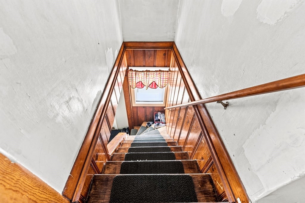 577 Pokross St, Fall River, MA Photo #13