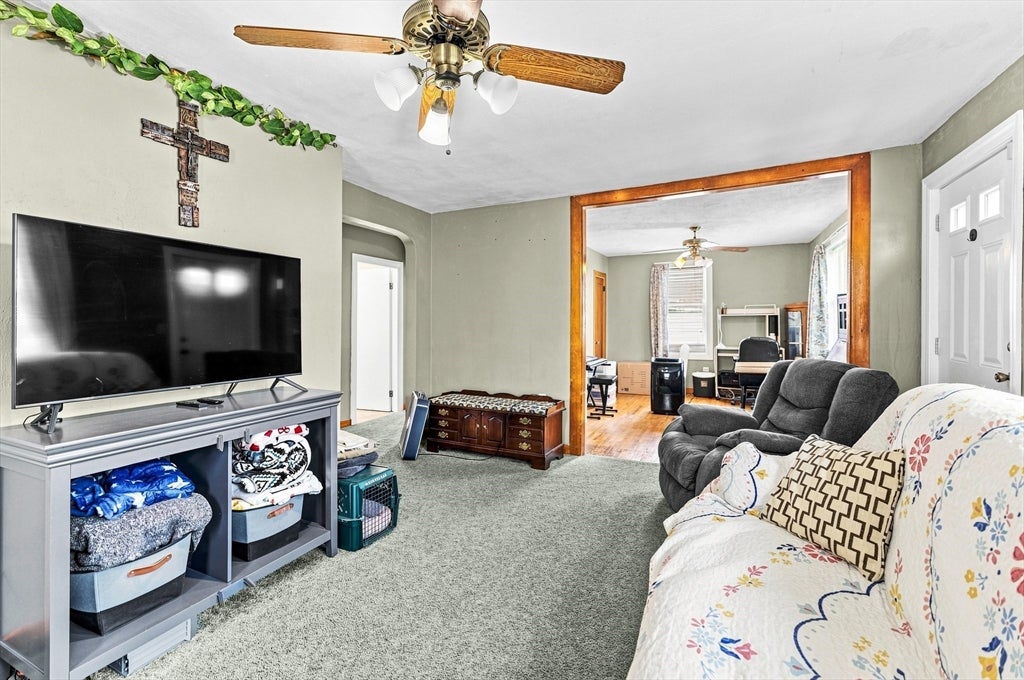 577 Pokross St, Fall River, MA Photo #12