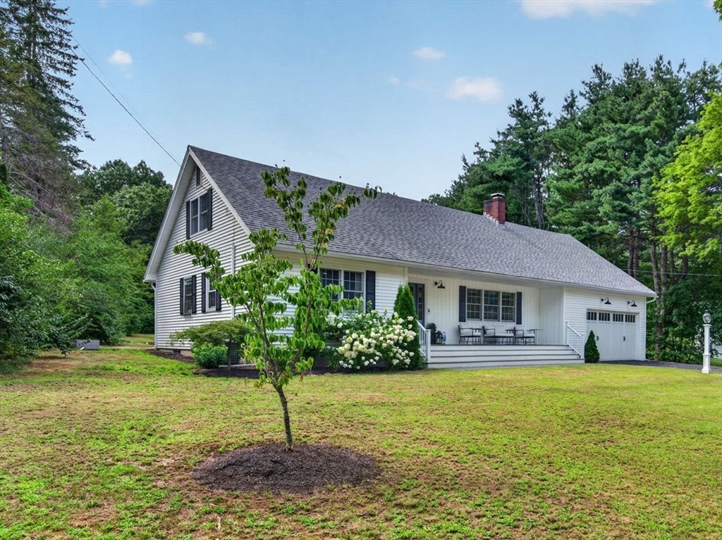 6 Hawthorne Cir