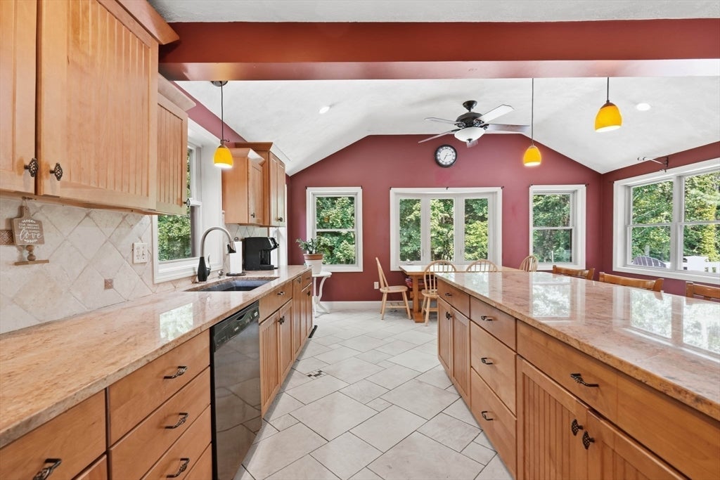 14 Briscoe Rd, Groveland, MA, 14 Briscoe Rd, Groveland, MA Photo #7