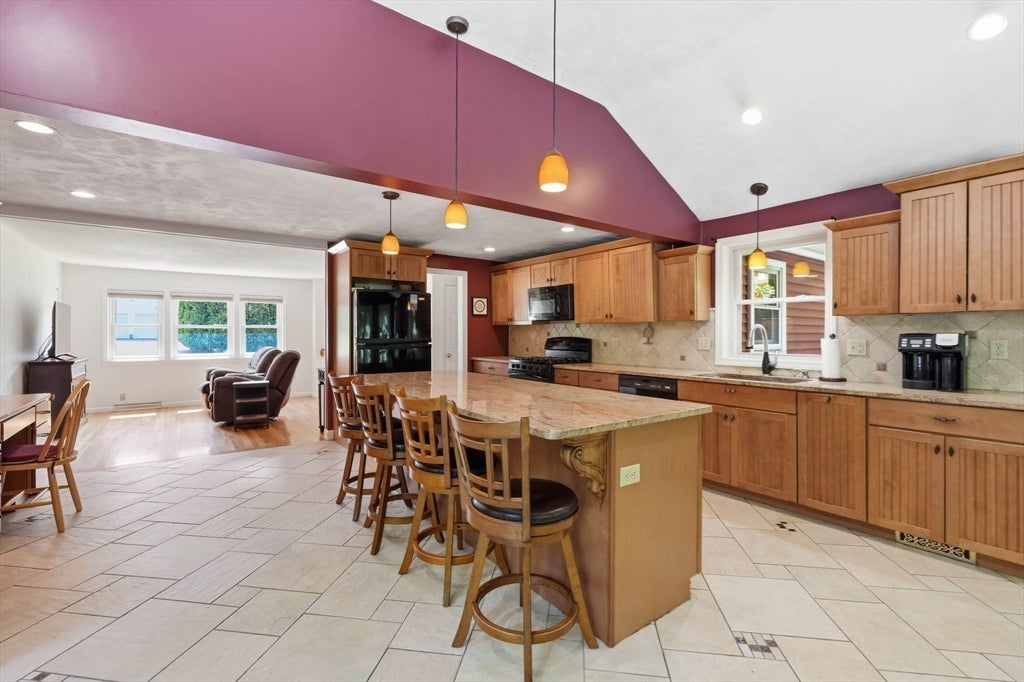 14 Briscoe Rd, Groveland, MA, 14 Briscoe Rd, Groveland, MA Photo #5