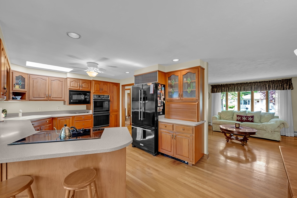 45 Lake St, Shrewsbury, MA, 45 Lake St, Shrewsbury, MA Photo #3