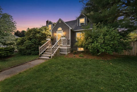 Photo of 4 Laurel St, Woburn, MA 01801 (MLS # 73541771)