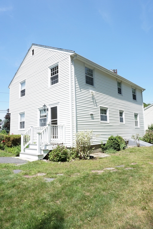 40 Miriam Ln
